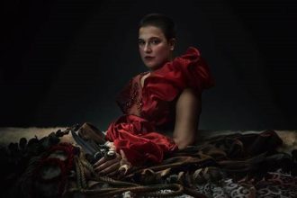 Alice Caymmi lança “ELECTRA” em três atos